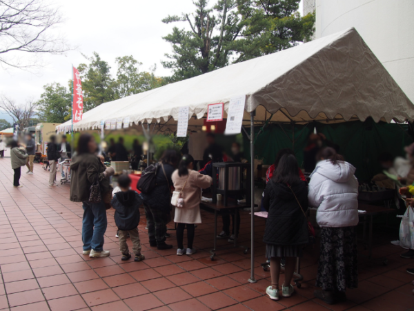 「第5回まなぼうさい2026」ピロティのイベント(軽食販売コーナー)